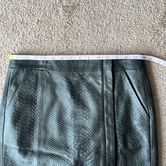 Vince Snake Embossed Leather Wrapped Pencil Skirt Graphite - Picture 9 of 10